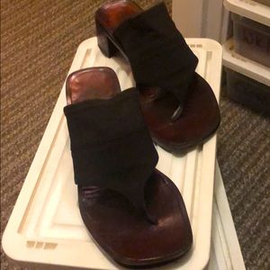 Vintage DKNY thing sandals